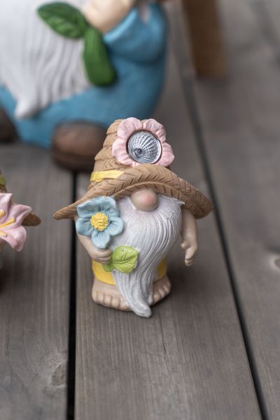 Hovedbilde Hagenisse med solcellelys – H12 cm Rosa