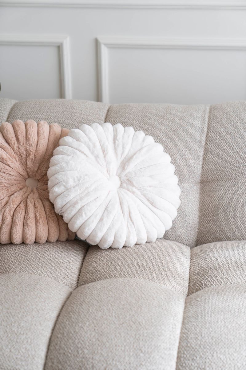 Pute - Blomst 38cm Hvit