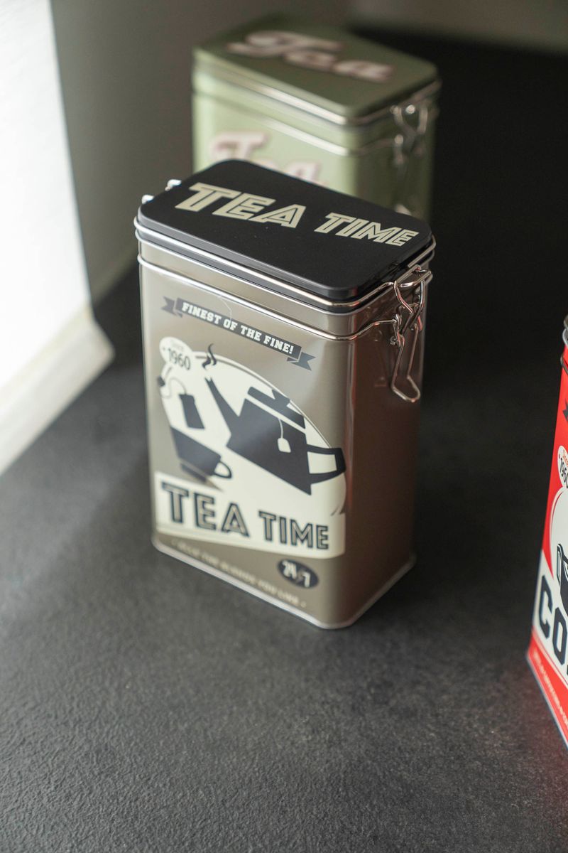 Retro Oppbevaringsboks i metall – H18 cm – Tea Time Mørk