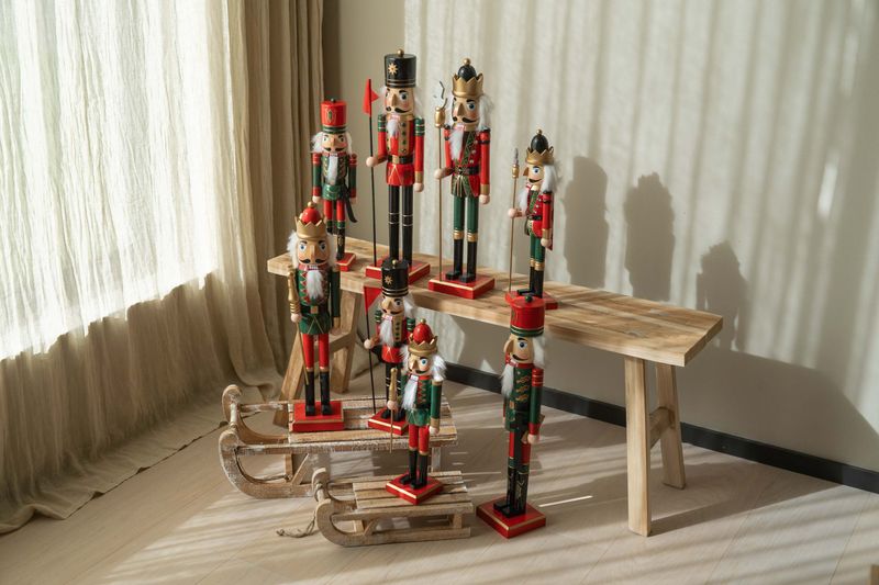 Nøtteknekker Rød/Grønn/Svart 50cm - Versjon 3