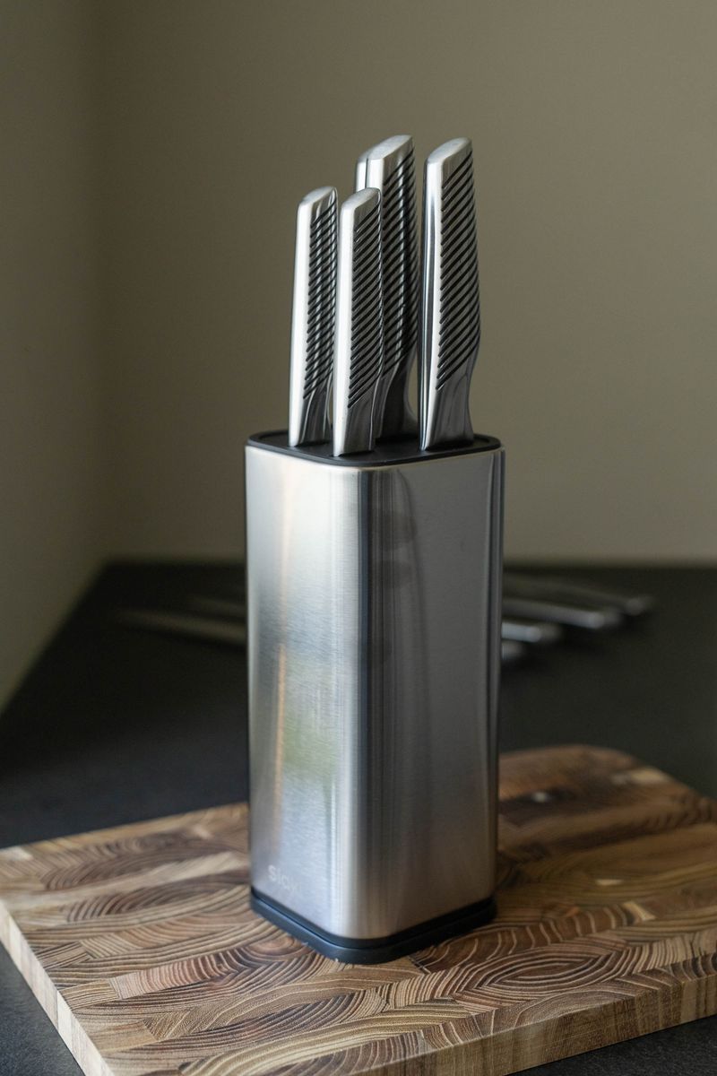 Knivsett med knivblokk