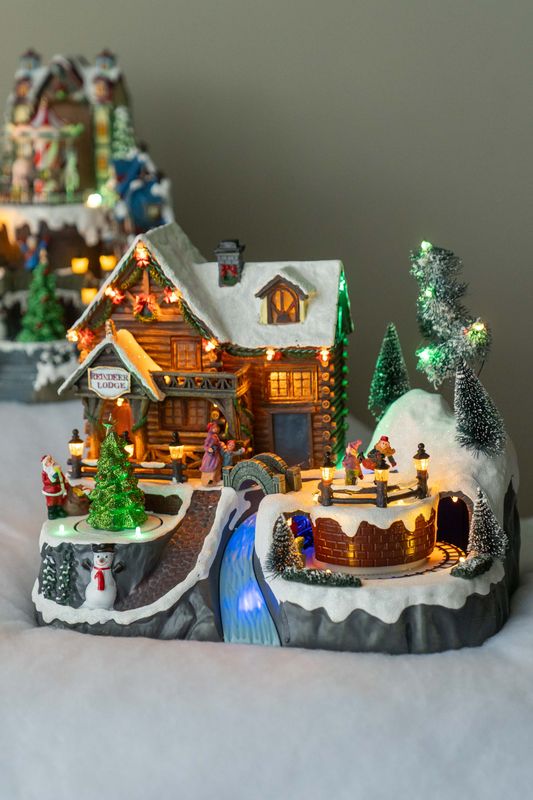 Juleby – Reindeer Lodge med tog