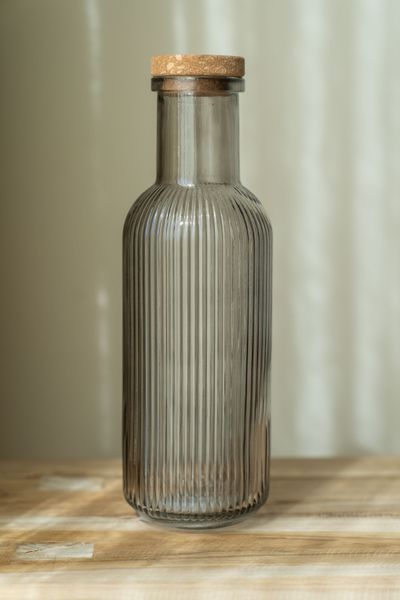 Hovedbilde Glassflaske med kork – 1 L – Mørk Grå
