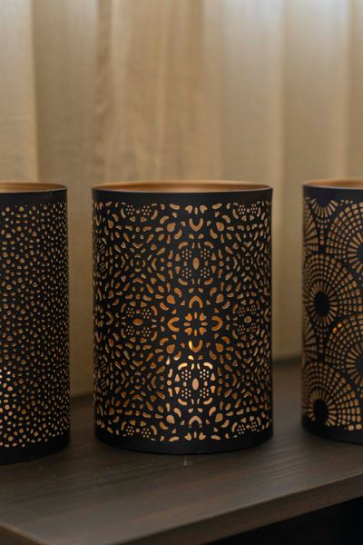 Hovedbilde Lysholder - svart/kobber - 18cm Blomst