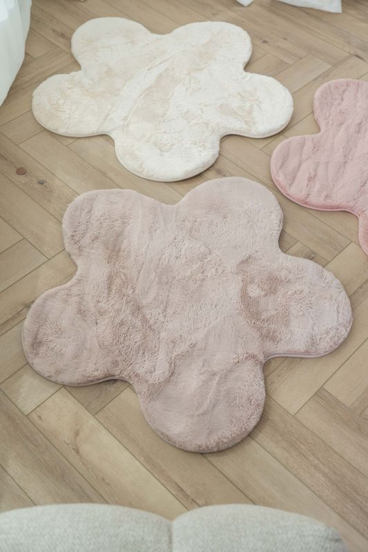 Barneteppe blomst – beige