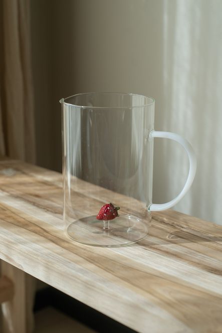 Hovedbilde Glassmugge – 1,6 L – Jordbær