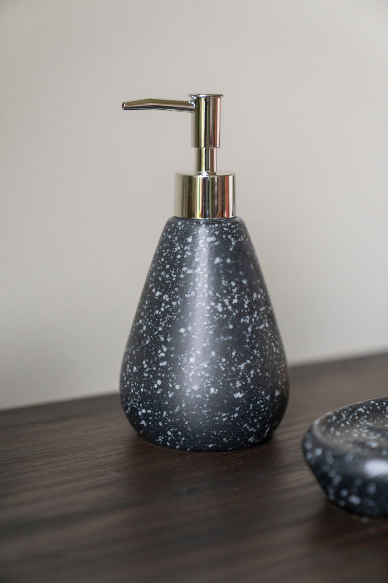 Baderomssett - Spettet Grå