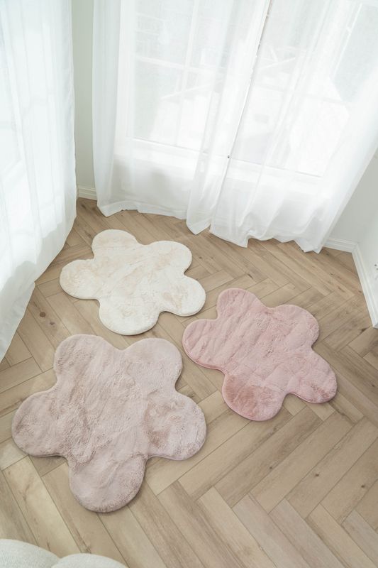 Barneteppe blomst – beige