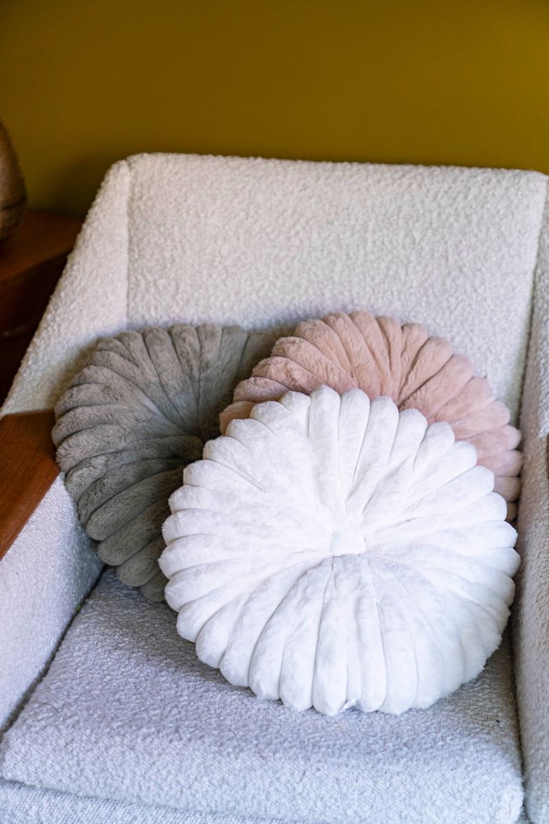 Pute - Blomst 38cm Hvit