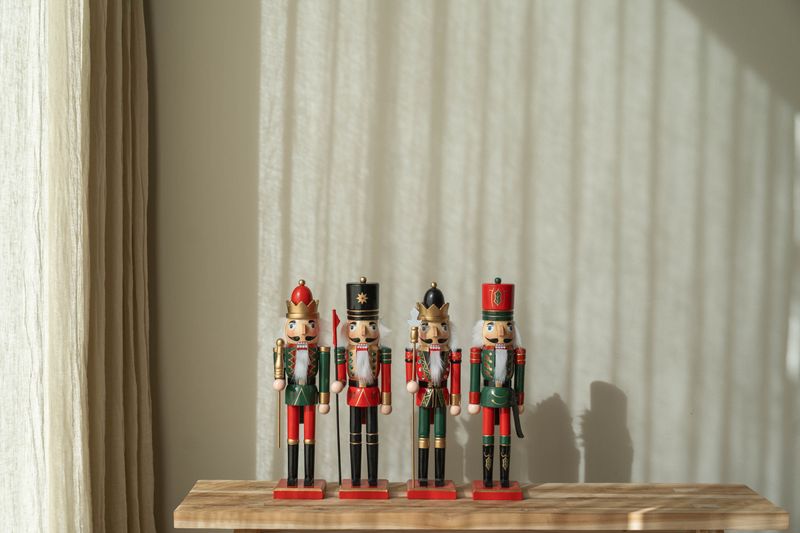 Nøtteknekker Rød/Grønn/Svart 38cm - Versjon 1
