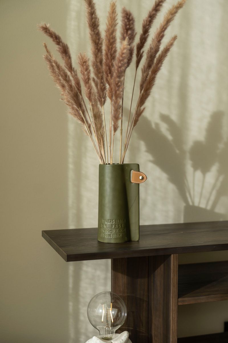 Vase - Relieff - 10x8x18cm - Grønn
