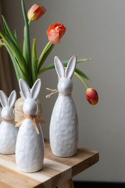 Hovedbilde Collette - Kanin med raffiabånd – 23 cm ...