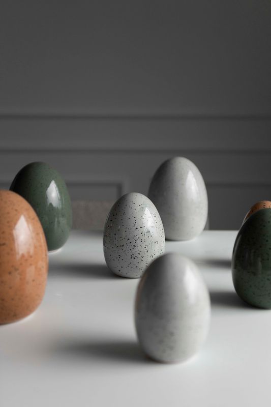 Egg 14cm Prikker - Grå