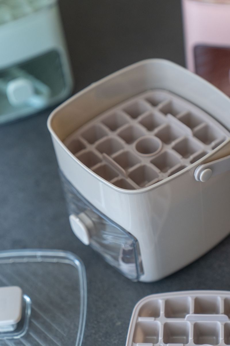 Isbitform med skuff – beige