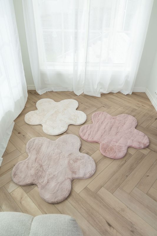 Barneteppe blomst – ivory