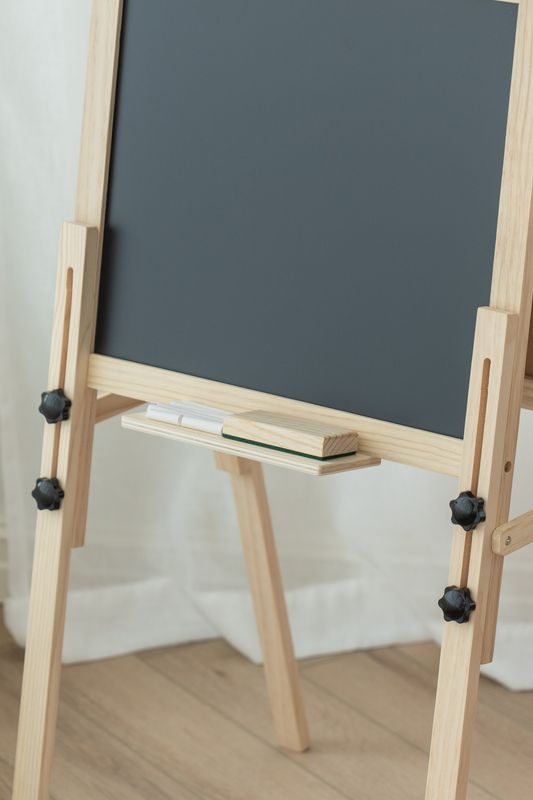 Dobbeltsidig staffeli i tre – 46,5×37×H89 cm