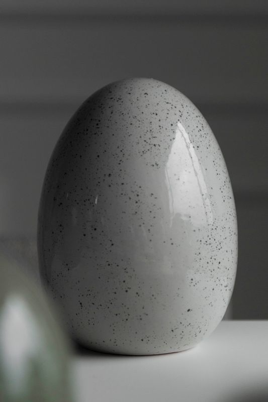 Egg 17cm Prikker - Grå
