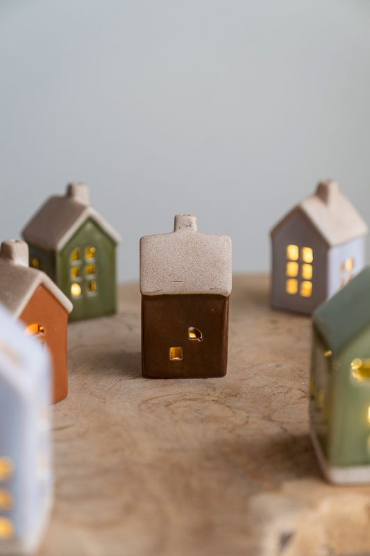Hus m/LED 9cm - Brun