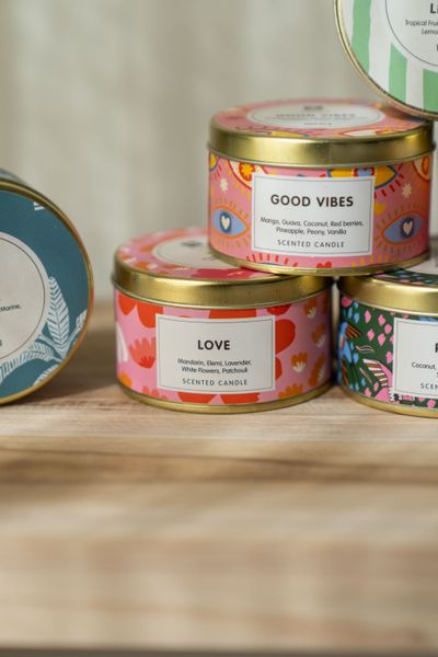 Hovedbilde Duftlys i metallboks – Love